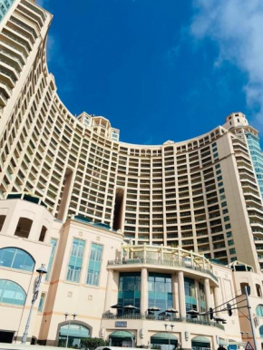 Four seasons at san stefano grand plaza